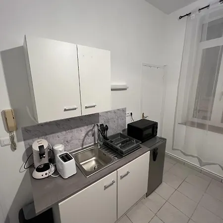 Quentin Center Apartment *